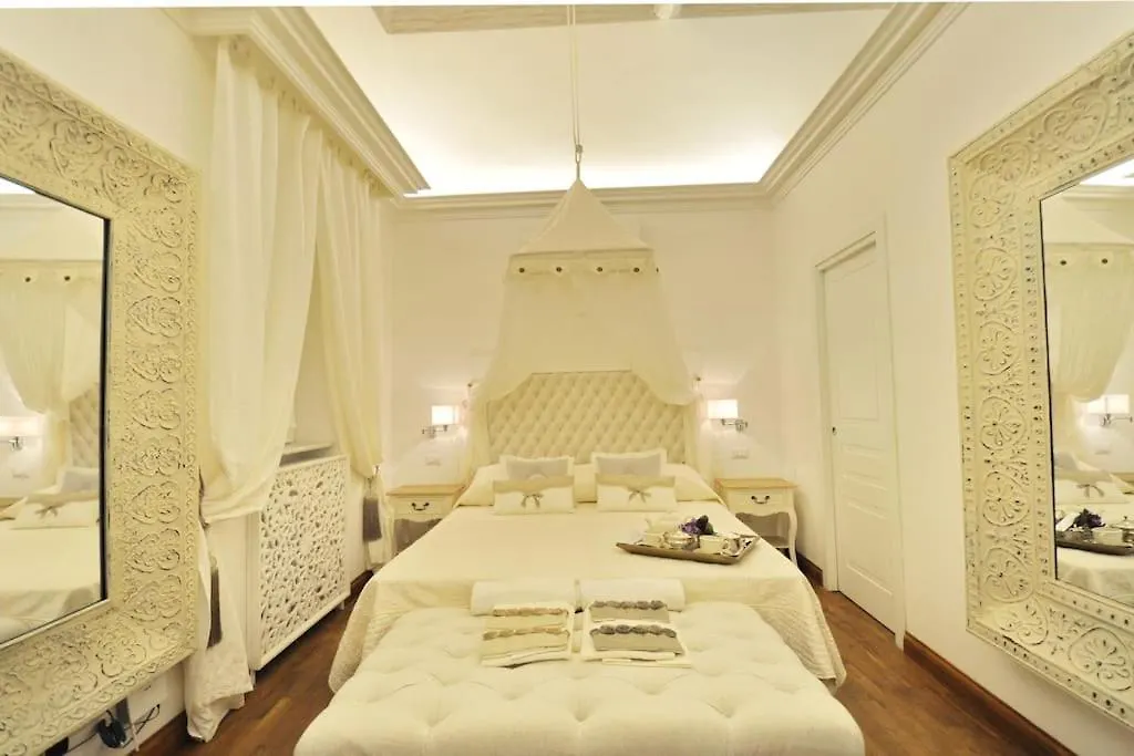 Vicolo Savelli Luxury Suites Řím