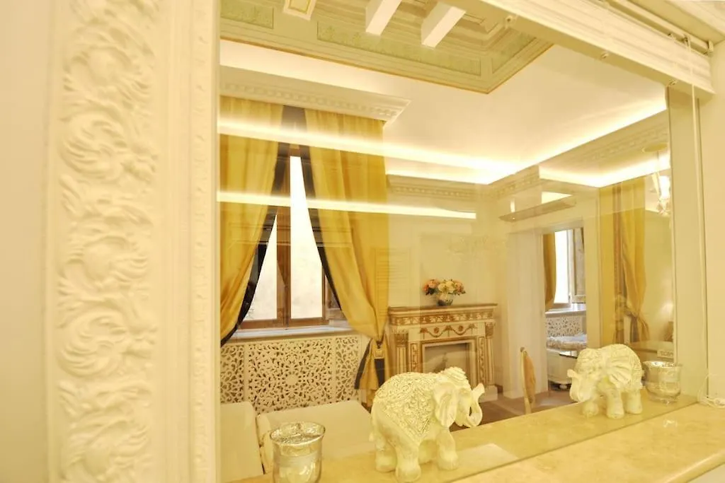 Vicolo Savelli Luxury Suites Roma 0*,  Italia